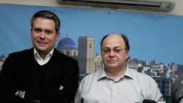 <b>REUNIÓN. </b>Juan Carlos Ramírez, junto a Justino Delgado (PP) y Alejandro Pérez (PSOE), ayer en Elche.