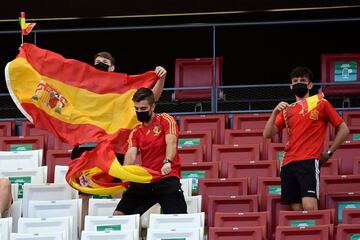 Aficionados en el estadio Wanda Metropolitano.