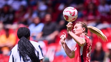 Amandine Henry of Toluca during the 15th round match between Toluca and Monterrey as part of the Torneo Clausura 2025, Liga MX Femenil at Nemesio Diez Stadium on March 30, 2025 in Toluca, Estado de Mexico, Mexico.