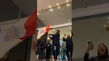 ¡Capital Rojiblanca! Así fue la serenata a Chivas previo a las Semifinales de la Femenil