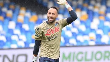 David Ospina durante el calentamiento antes de un partido con Napoli.