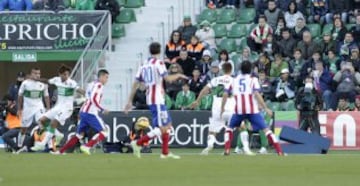 Gol de Raúl Gimenez. 0-1.