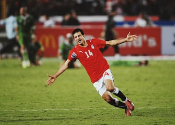 Ganador de tres Champions africanas (2008, 2012 y 2013) con el Al-Ahly y dos CAN (2008 y 2010) con la selección egipcia, Sayed Moawad es el cuarto jugador del once histórico de la CAF que representa a esa generación dorada de jugadores de Egipto que dominó el continente africano en la primera década del siglo XXI. Aunque pasó los últimos años de su carrera en el gran campeón egipcio, Moawad se dio a conocer en el fútbol africano en el Ismaily SC, donde jugó entre 2000 y 2008, y con el que ganó una liga en la temporada 2001/02. 

