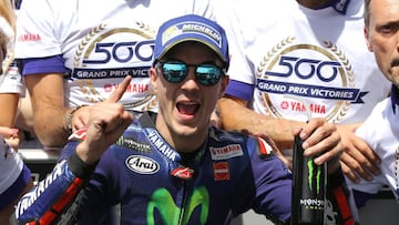 Maverick celebra su victoria con Yamaha en el GP de Francia de MotoGP 2017.