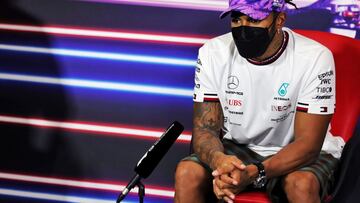 Mercedes denuncia abusos racistas a Hamilton