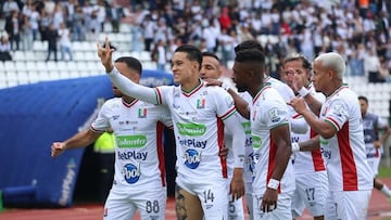 Once Caldas ante Fortaleza.
