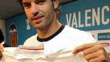 <b>VUELTA A ESPAÑA.</b> Tras su paso por Mónaco y Liverpool, Morientes regresa a la liga española.