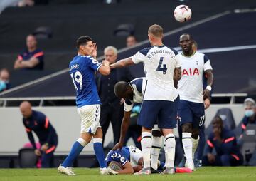 El equipo de Carlo Ancelotti ganó por 0-1 en el debut de la Premier League 2020/2021. James debutó, jugó 91 minutos y tuvo un gran papel. Yerry Mina fue el jefe de la defensa. Calvert Lewin marcó el gol del triunfo. 