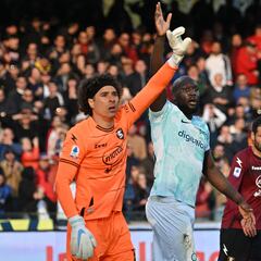 Guillermo Ochoa helps Salernitana earn valuable point against Inter