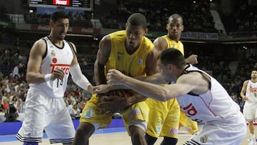 Walter Tavares en su pen&uacute;ltimo partido como jugador del Gran Canaria, ante el Real Madrid, su nuevo equipo.