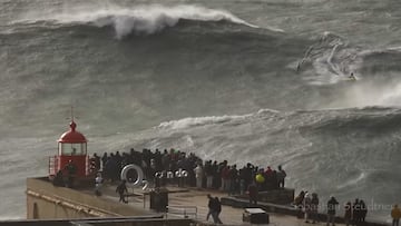 Sebastian Steudtner, 24 de febrero en Praia do Norte, Nazaré (Portugal).