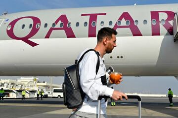Leo Messi walks at King Fahd International 