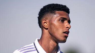 Vinicius Tobias, durante un partido de Primera RFEF.