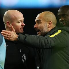 Hace lo que dice que nunca hace: Guardiola y los árbitros