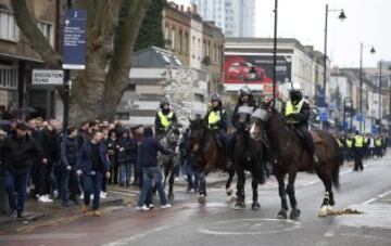 Pelea entre los seguidores del Tottenham y el Millwall