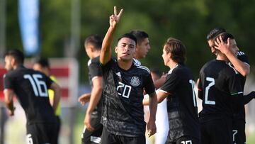 Jairo González celebrando su gol en Toulon.