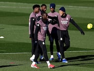 El Real Madrid llega obligado a ganar este compromiso ante el Rayo Vallecano luego del tropiezo que sufrieron a mitad de semana en Champions con el Benfica.