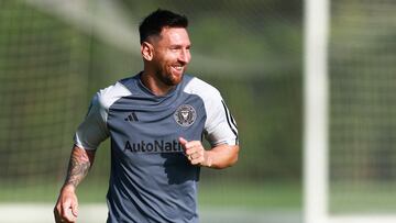 FORT LAUDERDALE, FLORIDA - AUGUST 14: Lionel Messi #10 of Inter Miami CF looks on during an Inter Miami CF Training Session at Florida Blue Training Center on August 14, 2023 in Fort Lauderdale, Florida.   Megan Briggs/Getty Images/AFP (Photo by Megan Briggs / GETTY IMAGES NORTH AMERICA / Getty Images via AFP)