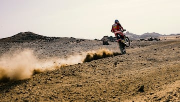 Ricky Brabec del Monster Energy Honda HRC en acción durante la etapa prólogo del Rally Dakar 2025.