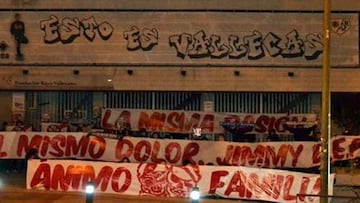 Homenaje de los Bukaneros a 'Jimmy' en el estadio de Vallecas