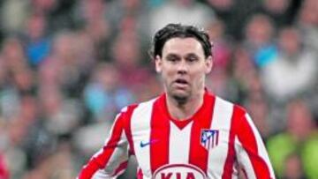 <b>ÚLTIMOS MESES. </b>Maniche controla un balón en el Calderón.