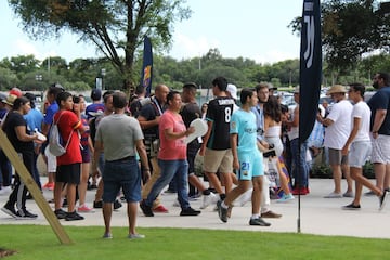 Los aficionados colmaron el Hard Rock Stadium de Miami para disfrutar de El Cl¨¢sico entre Real Madrid y Barcelona.