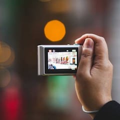 Compra una cámara de fotos de segunda mano y se lleva la gran sorpresa al ver lo que tenía la tarjeta SD: “Era objetivamente bueno”