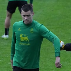 El Racing vuelve a la carga con turbulencias y sin Mantilla