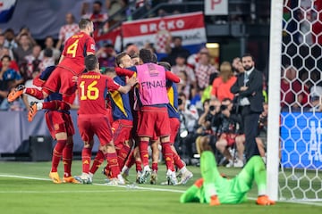 España celebra la consecución de la UEFA Nations League Final ante Croacia.