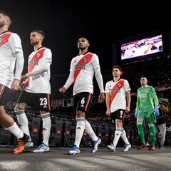 River ante Vélez, por el primer paso