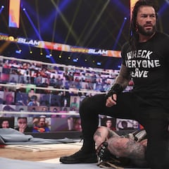 Reigns reaparece para poner en jaque el reinado de The Fiend