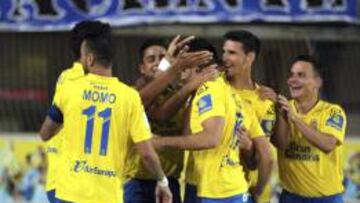 Los jugadores de Las Palmas celebran la goleada ante el Espanyol.