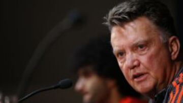 Van Gaal en rueda de prensa.