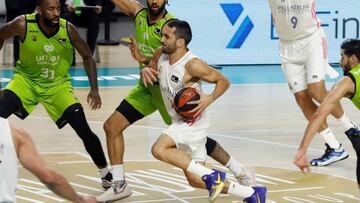 GRAF6201. MADRID, 08/11/2020.- El base argentino del Real Madrid Facundo Campazzo (c) en acci&oacute;n durante el partido de la Liga Endesa contra el Urbas Fuenlabrada en el WiZink Center en Madrid, este domingo. EFE/J.J. Guill&eacute;n