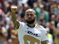 FILE PHOTO: Soccer Football - Liga MX - Pumas UNAM v Monterrey - Estadio Olimpico, Mexico City, Mexico - July 31, 2022 Pumas UNAM's Dani Alves REUTERS/Henry Romero/File Photo