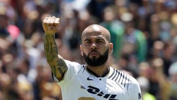 FILE PHOTO: Soccer Football - Liga MX - Pumas UNAM v Monterrey - Estadio Olimpico, Mexico City, Mexico - July 31, 2022 Pumas UNAM's Dani Alves REUTERS/Henry Romero/File Photo