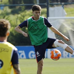 Las lesiones se ceban con la defensa del Deportivo en 2025