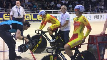 Tania Calvo y Helena Casas, antes de tomar la salida en la prueba de velocidad.