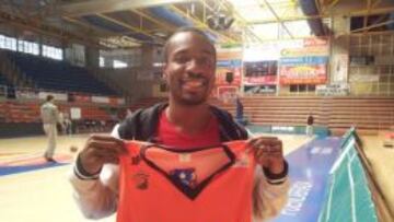 Josh Mayo con la camiseta del Montakit Fuenlabrada.