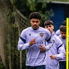 Kareem Tunde y Nacho Pérez, reclutados por Del Moral