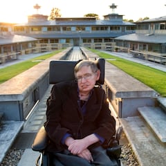 Stephen Hawking, scientist: “People who boast about their IQ are losers”