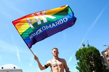 Multitudinaria manifestación en Budapest. El primer ministro de Hungría prohibió el evento con amenazas de “consecuencias legales” para aquellos que participaran en la marcha, mientras que el alcalde de Budapest ha animado a los ciudadanos a acudir.