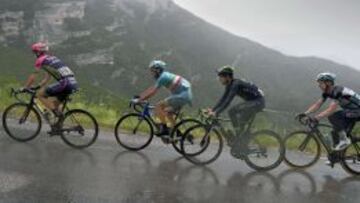 Rui Costa lidera el grupo cabecero por delante de Vincenzo Nibali, Alejandro Valverde y Tony Martin.