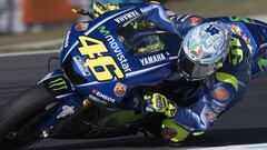 Valentino Rossi con la Yamaha en el test de Australia.