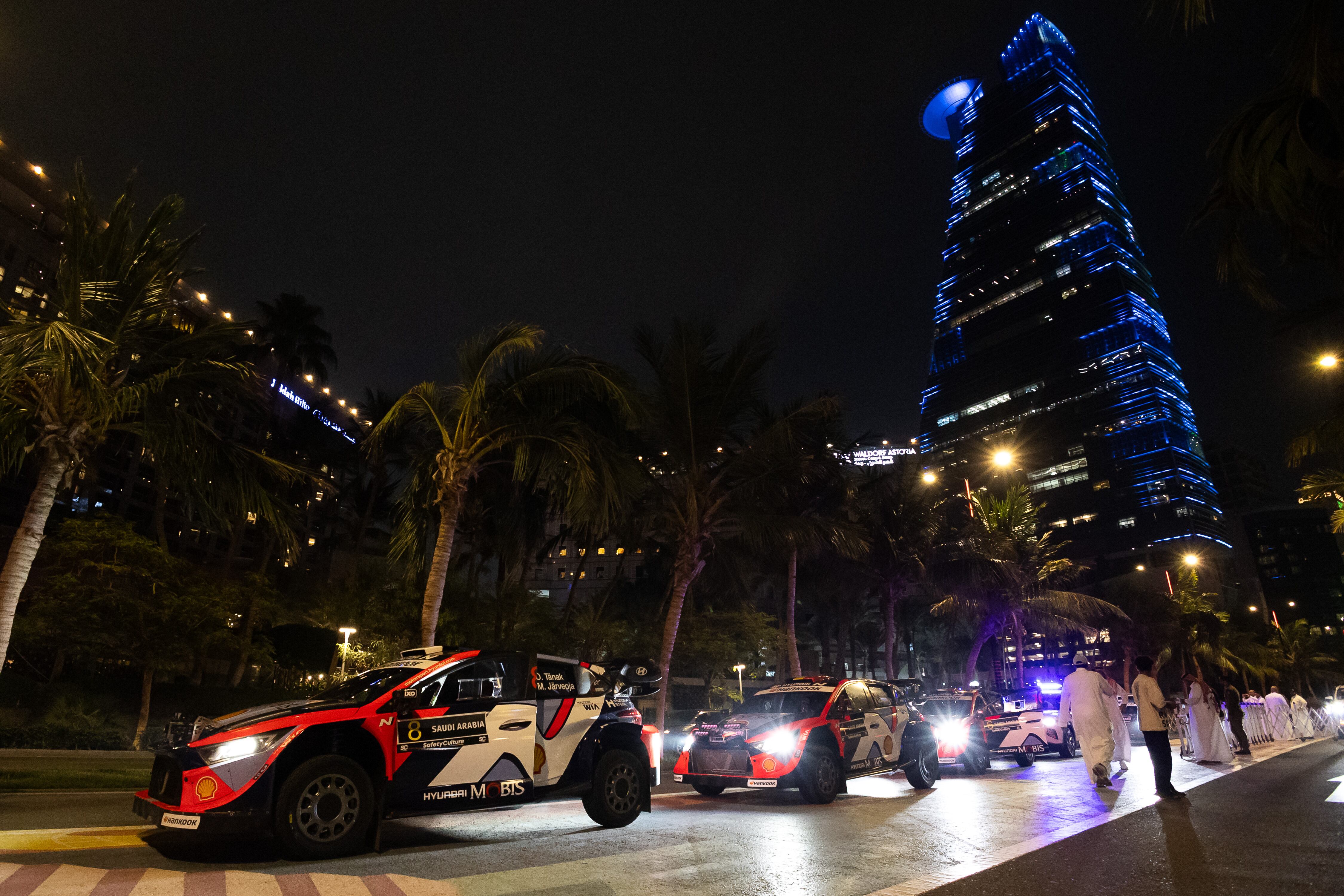 Tanak, con el Hyundai en Arabia.