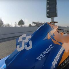 Así suena el McLaren: Sainz nos da unas vueltas a Montmeló