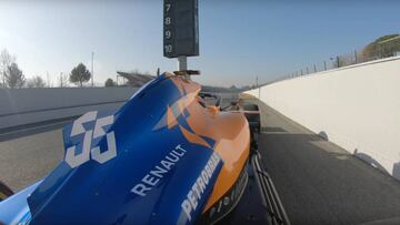 Sainz con el McLaren en Montmeló.
