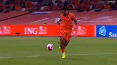 ¡Qué monstruo contrató el Barça! El triplete de Depay siendo Ronaldinho