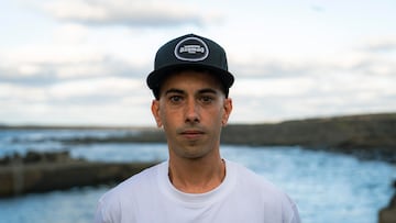 NASE, artista local, posta para el Lanzarote Quemao Class