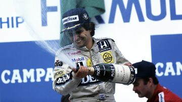 El piloto brasileño ganó tres Mundiales en la década de los ochenta (1981, 1983, 1987), dos con Brabham y uno con Williams. Venció además 23 carreras de Fórmula 1. Brasil estaba dividida entre Piquet y Senna a comienzos de los años noventa. Se retiró en 1991 y su hijo, Nelsinho, llegó a ser piloto en el Mundial con Renault, en 2008 y 2009. 